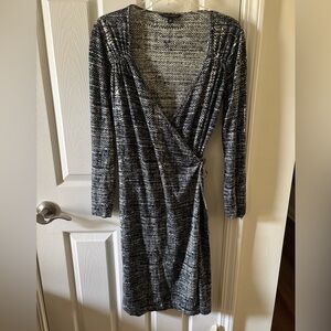 Banana republic silk & cotton wrap dress size M